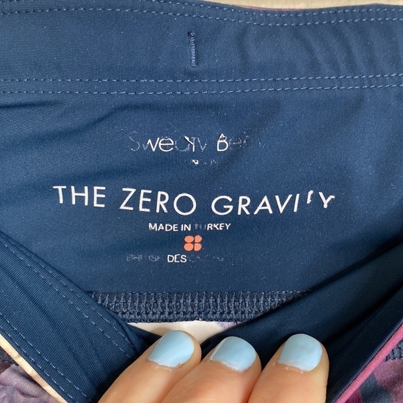 Sweaty Betty zero gravity leggings crop floral small EUC - Picture 4 of 6